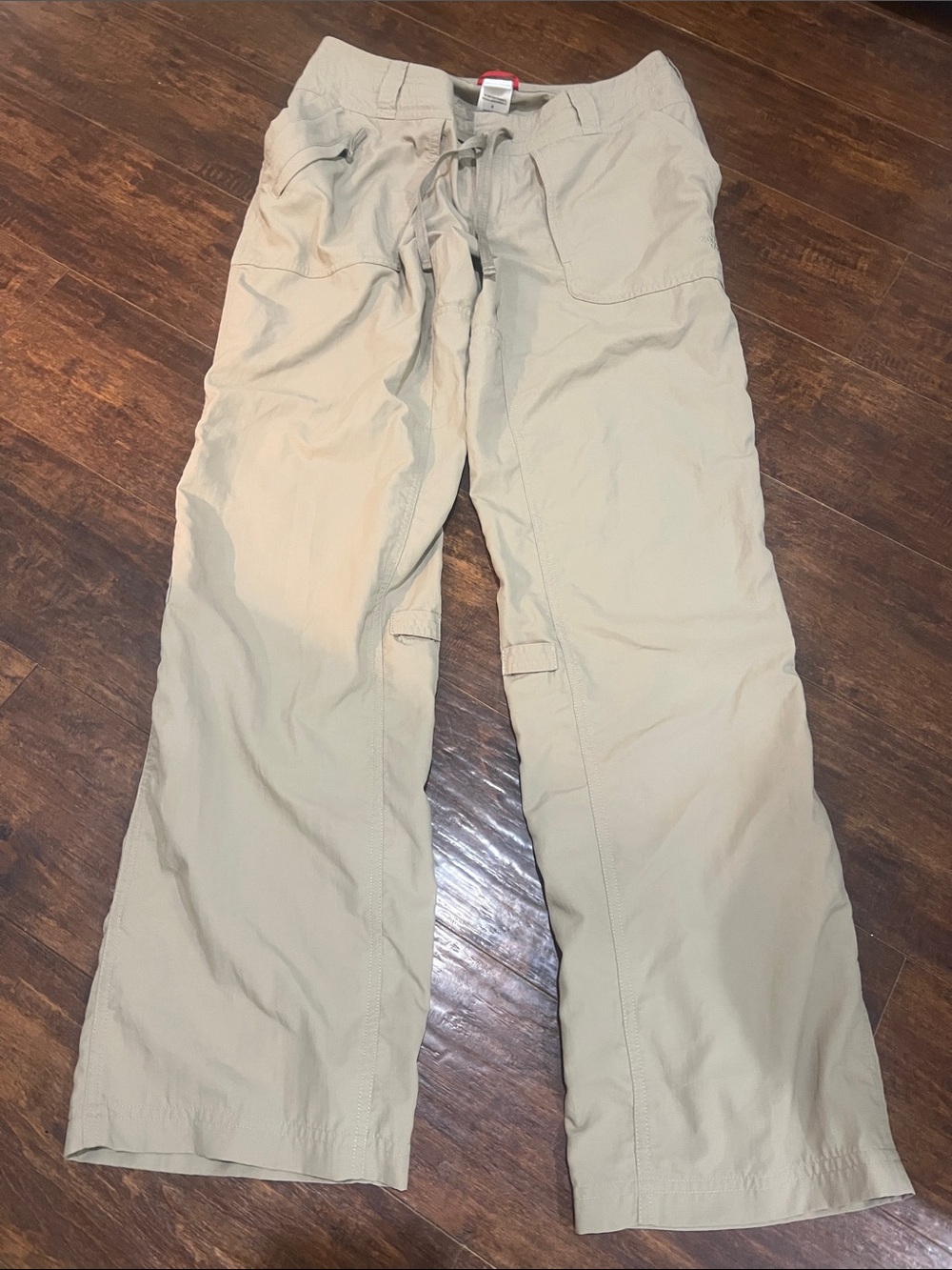 Women’s 6 The North Face Drawstring Lightweight Cargo Pants Khaki Roll Up Short